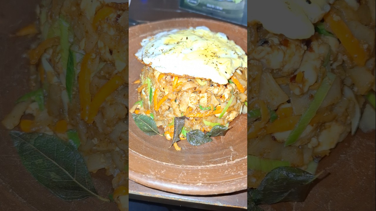 Chicken & Egg Kottu | Harpo's Colombo Fort Cafe | Sri Lanka