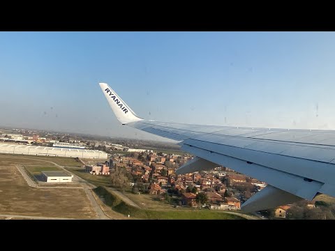 Ryanair B737-800 Sunny