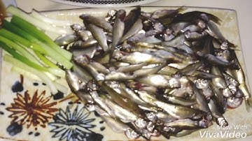 Cá linh nấu bông điên điển - đặc sản mùa nước nổi miền Tây