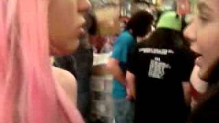Stalking in the Dealers Room!!! (Oni-Con 2010 Day 2)