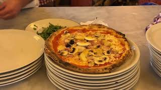 How is Italian pizza made in Rome?