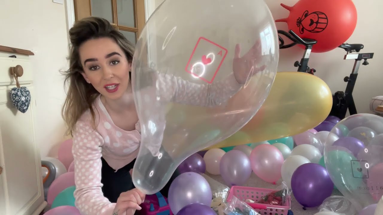 НАДУВАТЬ 200 ШАРОВ, ЧТОБЫ ЗАПОЛНИТЬ ВСЮ КОМНАТУ