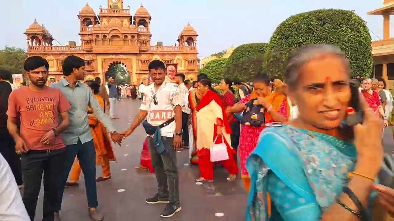 24/10/25 અક્ષર મંદિર, ગોંડલ સવાર નાં દર્શન 