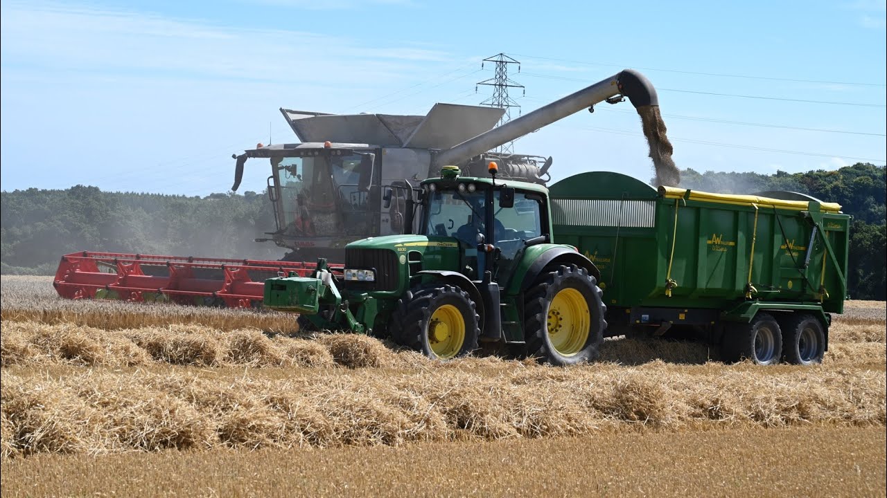 Harvest 2024 - Combining Barley with Claas Trion 650 and John Deere 6930 Carting
