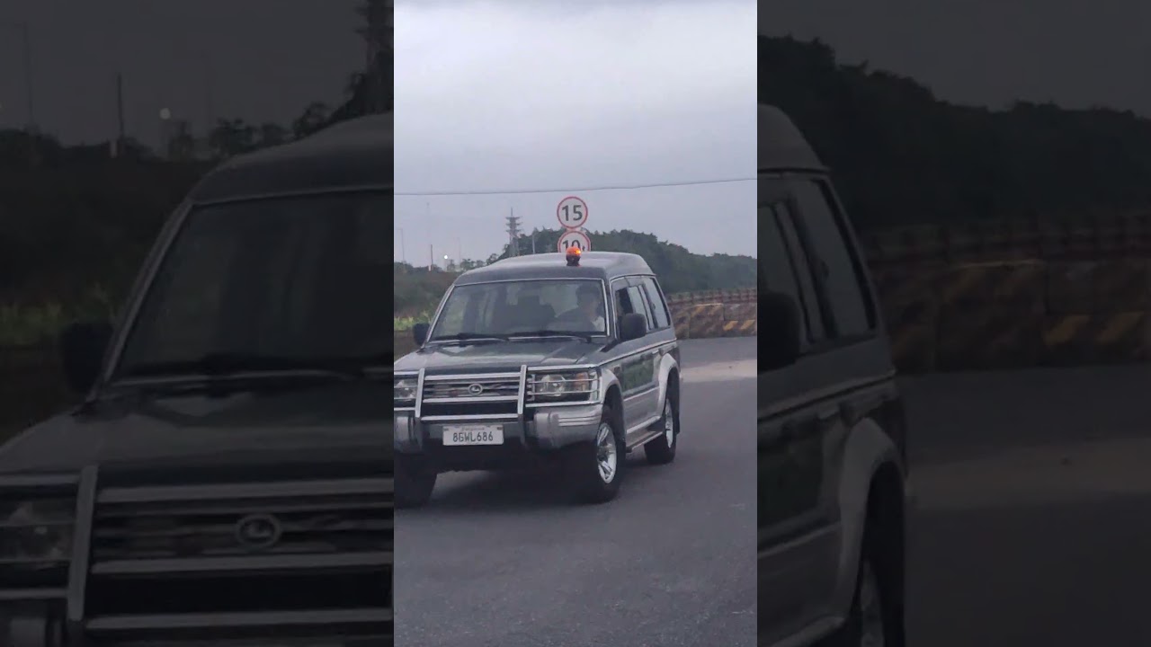 ​​Rotating beacon light with high-speed stability up to 60 mph​