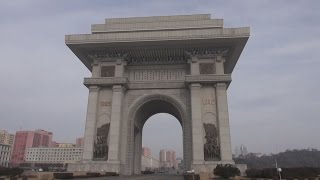 平壌の凱旋門展望台開放 金正恩体制、観光客誘致の一環