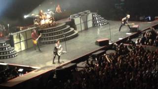 Green Day - Intro (E. Morricone) / Know Your Enemy @ AccorHôtels Arena, Paris 03/02/2017