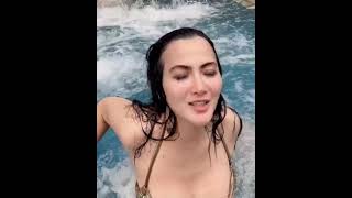 Seksinya Diana Dee Yang Lagi Berendam 