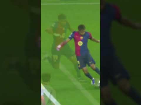 laaaaamine stoop that 🥶 Barcelona magic yamal لامييين ماذا تفعل يا ولد.برشلونة سحر يامال