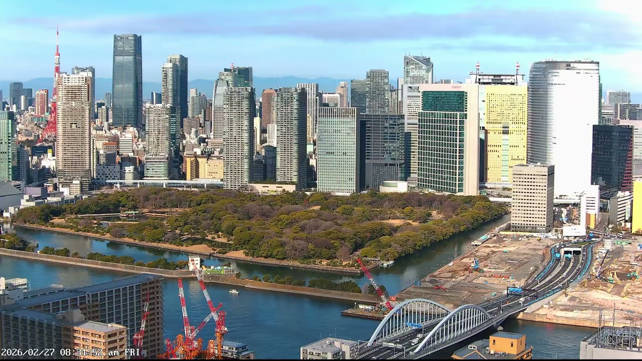 東京ライブカメラ 4K | 港区・築地 | 夕焼けと都心の景色 | 2026-02-27