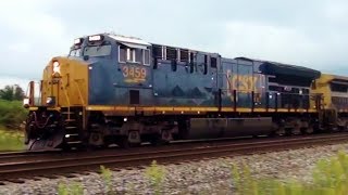 GE Tier 4 Engine Leads Huge Freight Train