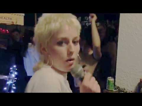 Amyl and The Sniffers - 70's Street Munchies