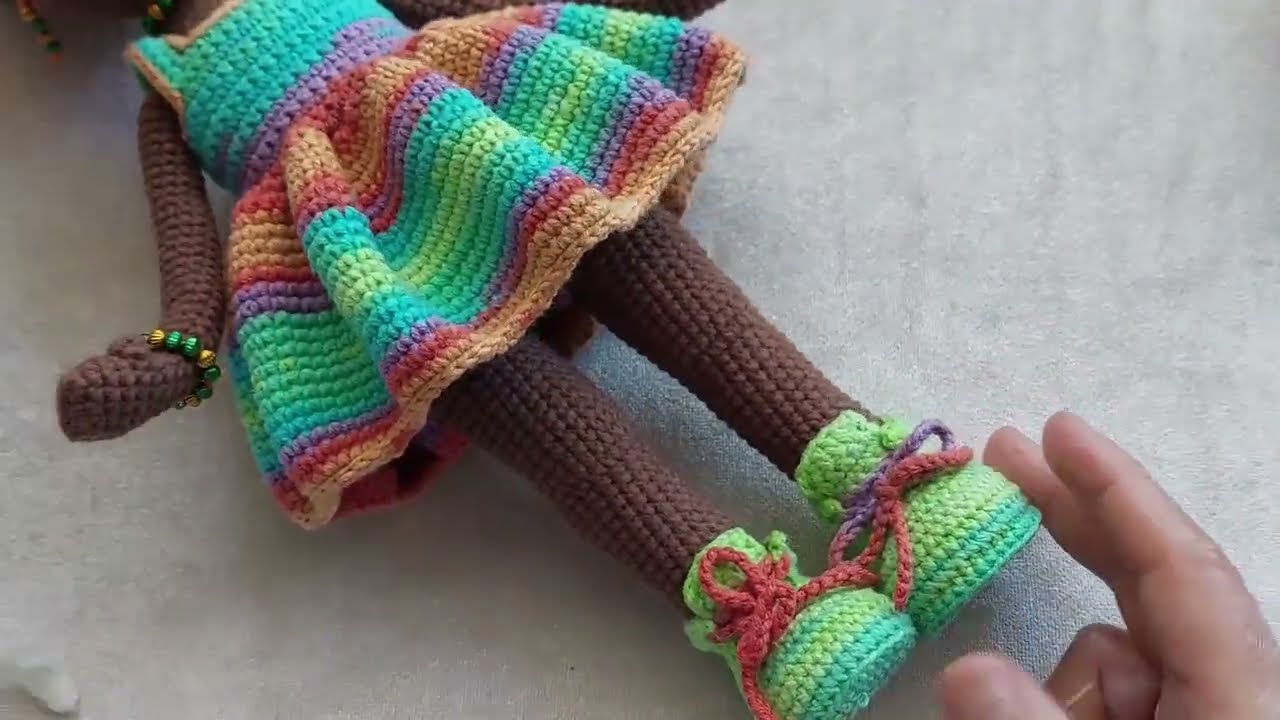 Siyahi KIZ Bebek Ayakkabı taban süsleme   (crochet amigurumi doll tutorial)