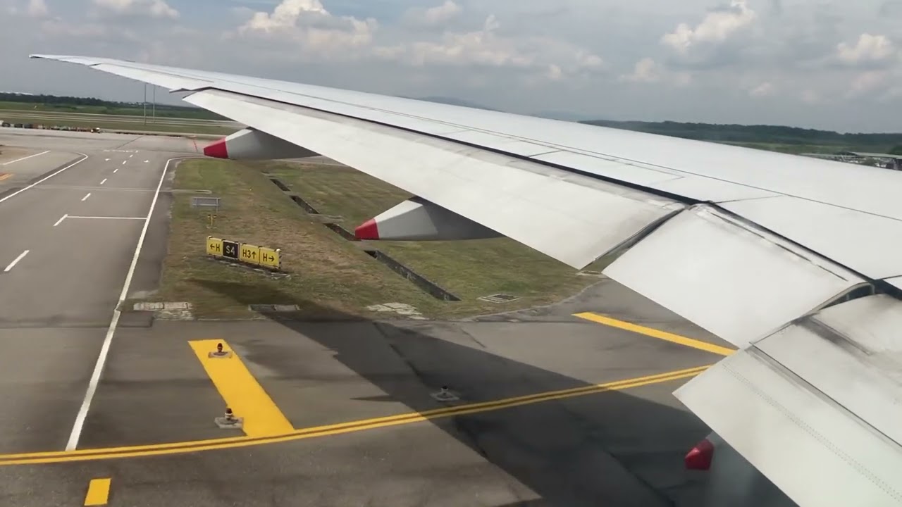 華航CI-722從吉隆坡機場後推至起飛🇲🇾🇹🇼China Airlines Boeing777 push back, taxiing and taking off from Kulua Lumpur