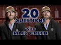 Capture de la vidéo 20 Questions With Riley Green