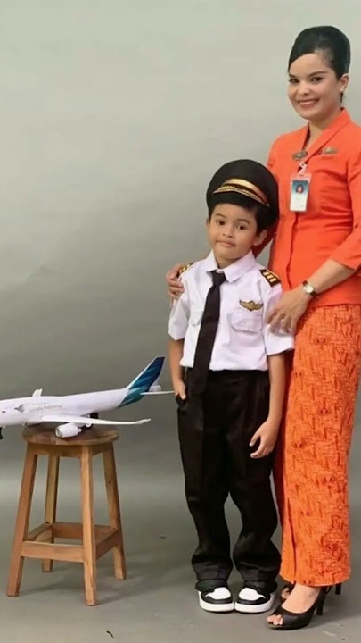 JJ pramugari Garuda Indonesia 💙✈️ bersama anaknya gemesss banget