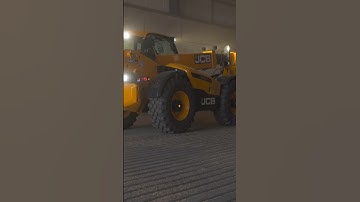 Grain with the JCB 560-80 AGRIPRO Loadall