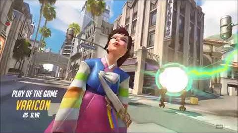 Roadhog accidentally self-team kills with hook: D.Va