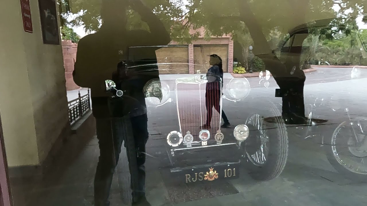 ROYAL GARAGE -  Vintage Cars Collection by ITC in Khimsar Fort
