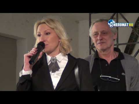 Видео: Оксана Казакова е ярка комета в небето на шоубизнеса
