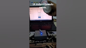 Foi criado uma rede neural artificial onde foi treinada para identificar 4 tipos de cores.