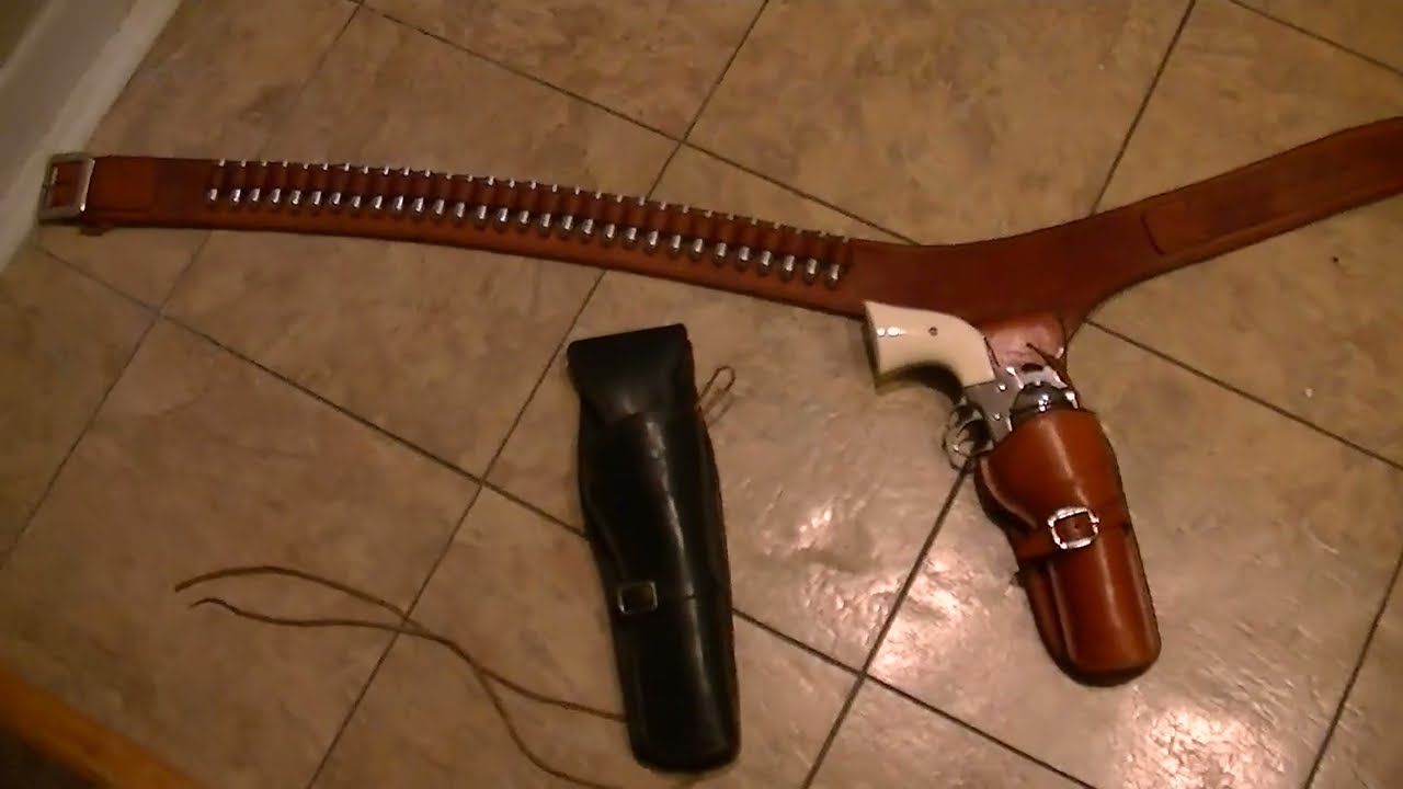 ARVO OJALA WESTERN GUNBELT AND JAMES ARNESS CUSTOM SINGLE-ACTION HOLSTER SET -W- ARVO OJALA HOLSTER.