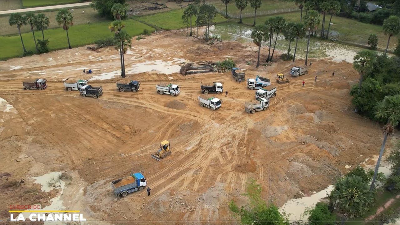 Land Filling Up Skill Drive Bulldozer Push Soil In To The Mud, 5Tons Dump Truck Unloading!