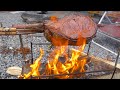 【モンハン肉焼きを実写で再現】巨大な骨付き肉を焚き火で焼いてみた！【キャンプ飯】【マンガ肉】