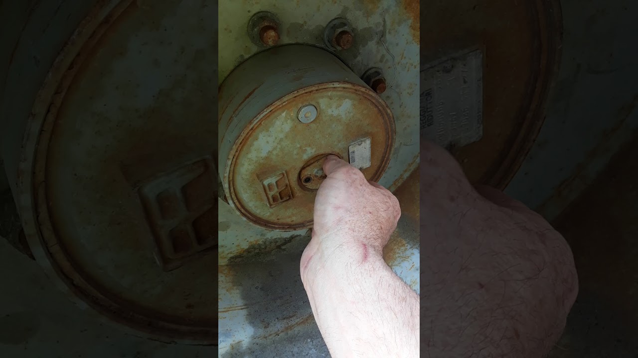 How to put a lift machine into neutral