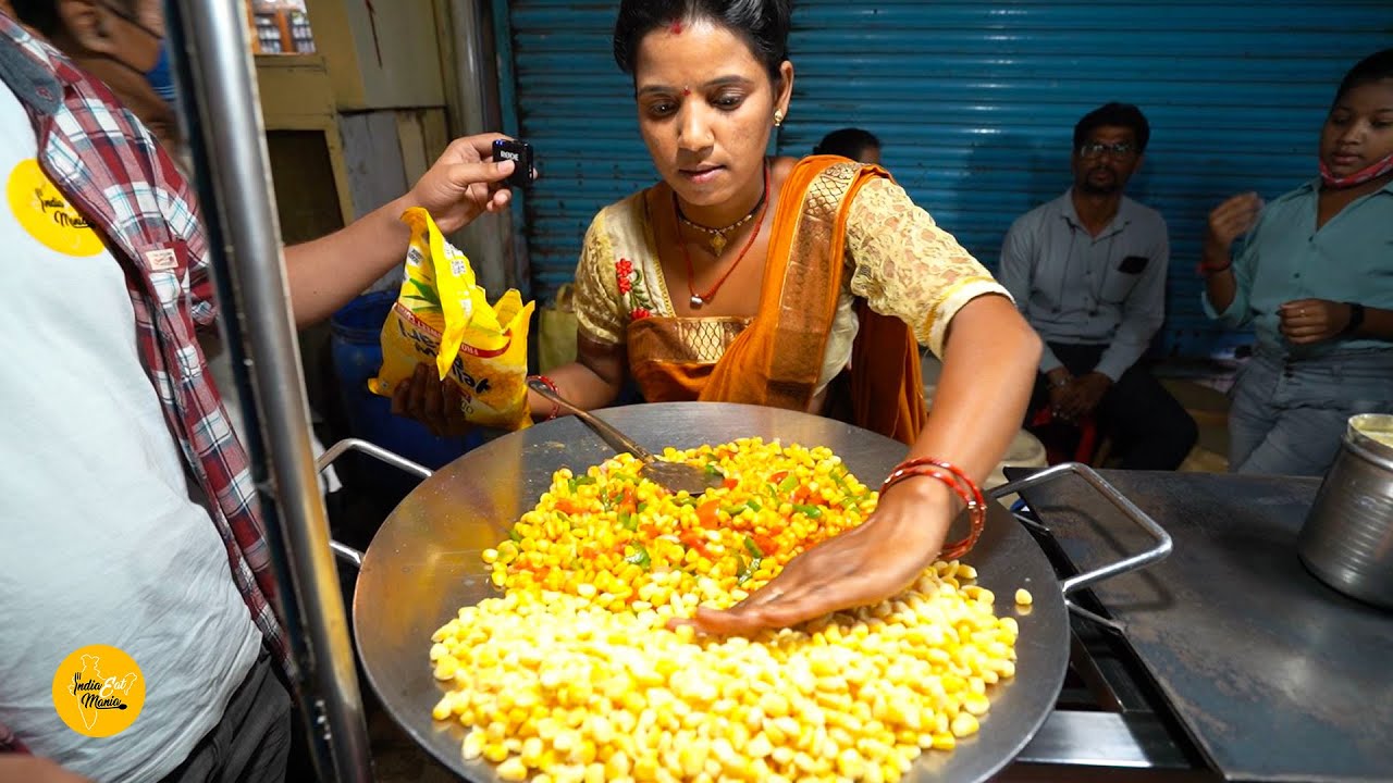 Aunty Selling Sweet Corn Chaat of Indore Rs. 50/- Only l Indore Street Food | INDIA EAT MANIA