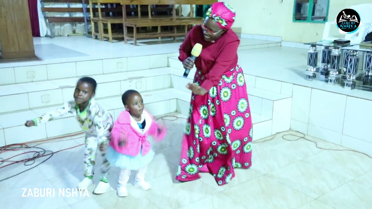 GORETH wa mugore wabyiniraga Imana atwite ati: NGIYE KUBYARA IMANA YANYOHEREREJE INGABO Z' AMAVUBI