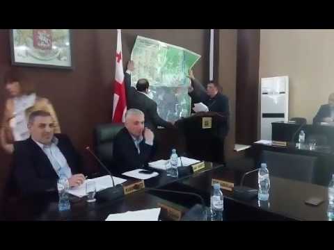 ქუთაისის მერი \"გეოგრაფიის გაკვეთილს\" ატარებს