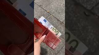 Mind-Blowing Marketing Campaign: Wallet on the Street Reveals Restaurant's Genius Strategy!