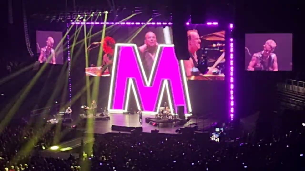 Depeche Mode  Just can't get enough       Accor Arena    Paris 3 Mars 2024
