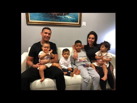 Vidéo: Photo De La Petite Amie De Cristiano Ronaldo Et De Leurs Enfants