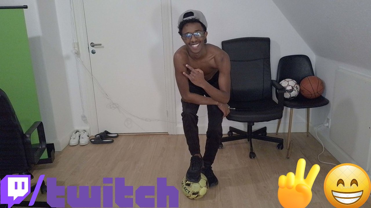 “HEJ VELKOMMEN TIL MIN” Twitch kanal = 😊😊😊)