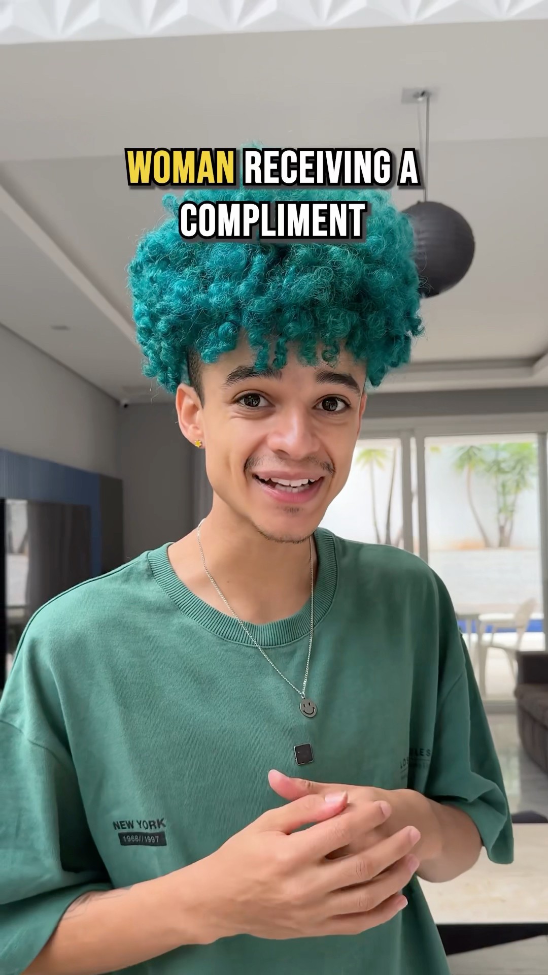 MEN RECEIVING A COMPLIMENT vs WOMAN