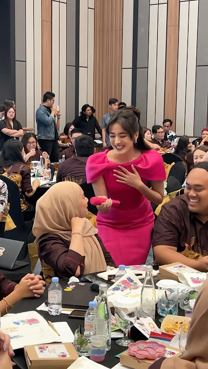 Manggung lagi bersama @royalebysoklin #ShortsMawardeJongh