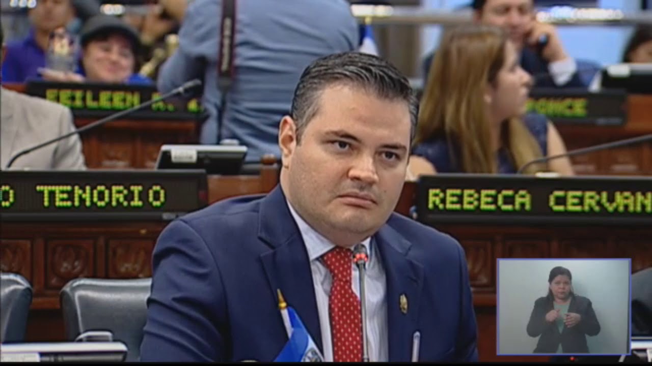 VICTOR SUAZO elton john