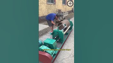A three-axis rotating circular machine that rolls iron plates into a circular shape