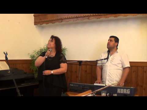 ترنيم الاخت جينا حنا في ٣٠ مايو ٢٠١٥ 