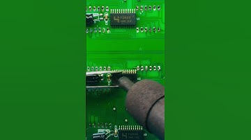 SMD IC Removal Techniques: Desoldering and Hot Air #desoldering #smd #shorts