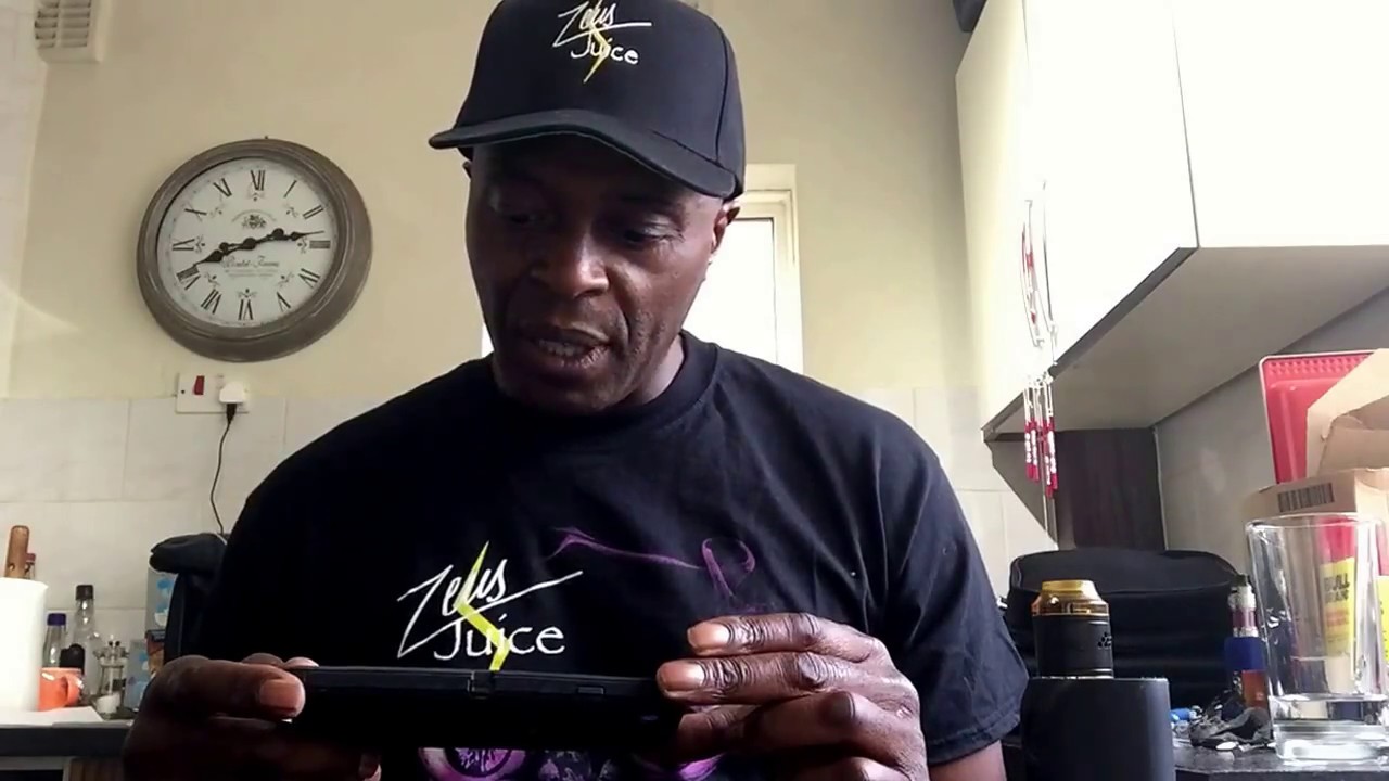 Moonshine vaper Review of Zeus juice Angels kiss & DoDoBerry with 25 flavours in the range