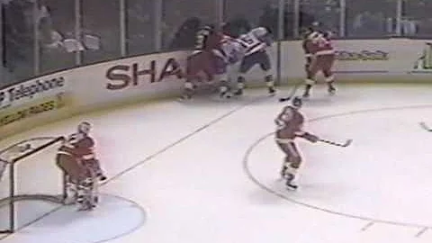 Steve Chiasson vs Dale Hunter Nov 20, 1992