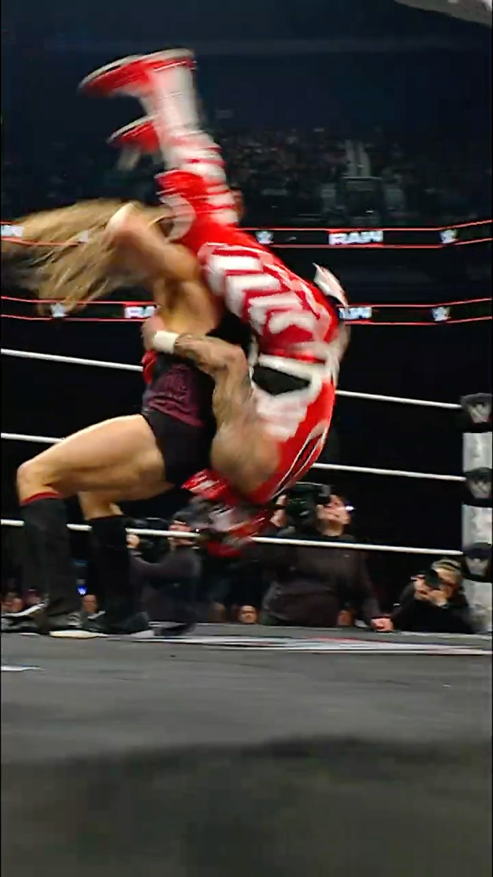 That Mexican Destroyer comes outta nowhere ?‍??