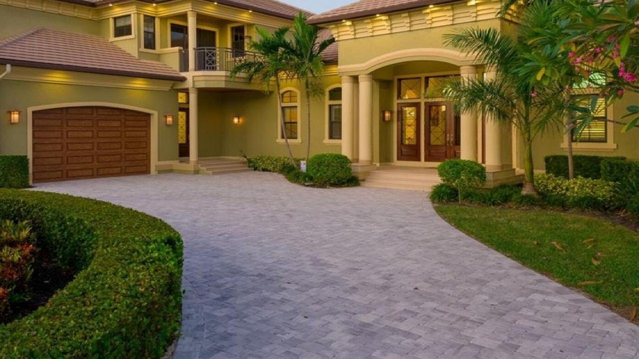 535 Alameda CT, MARCO ISLAND, FL Presented by Parker Keevican.