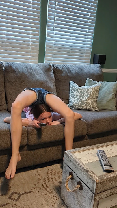 HOW A CONTORTIONIST LIKES TO WATCH TV!!#contortion #contortionist #flexibility #bendy #shorts #viral
