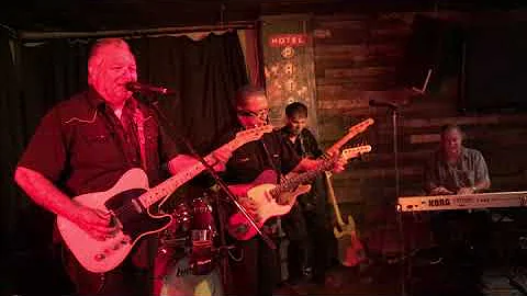 A DAY AT WESTCOAST GUITARS Our friend Clyde Roulet...