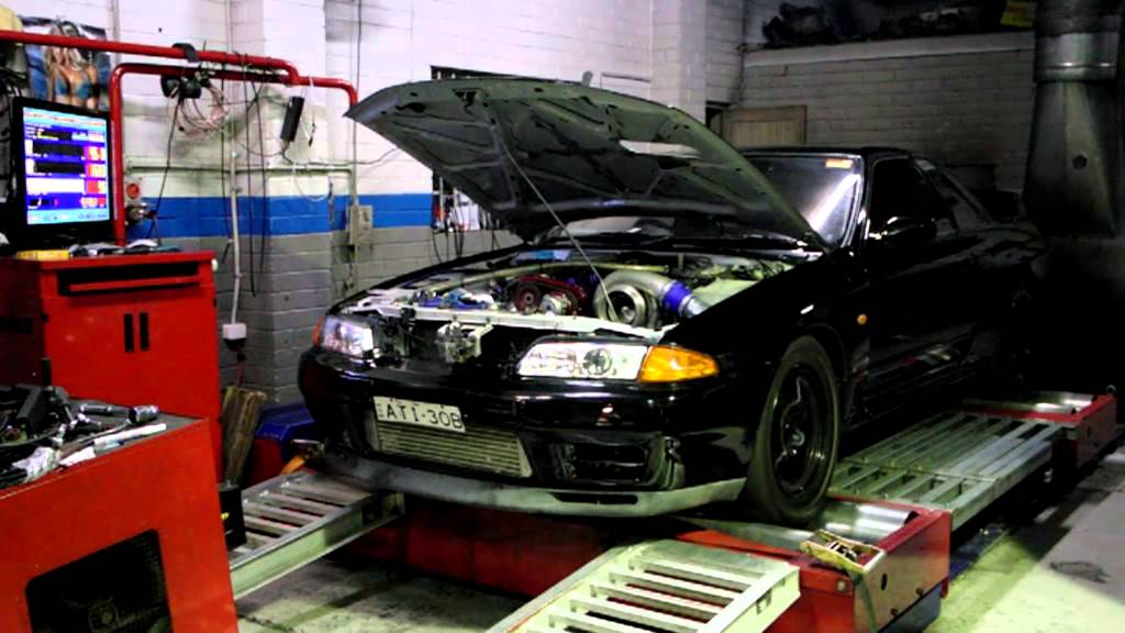 MAATOUKS RACING GTR - YouTube