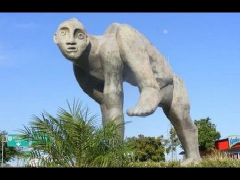 12 World&rsquo;s Most Weirdest Statues